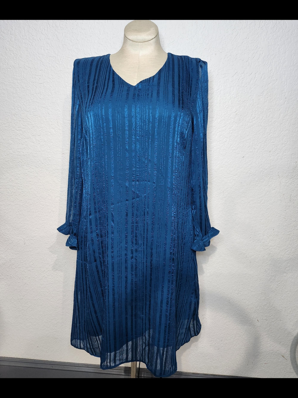 Soft Surroundings Dulce FlutterTeal-Blue Long Sleeve V-Neck Textured Shift Dress